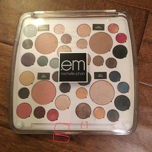 EM Michelle Phan Set palette 4 diffrent looks, rich pigment